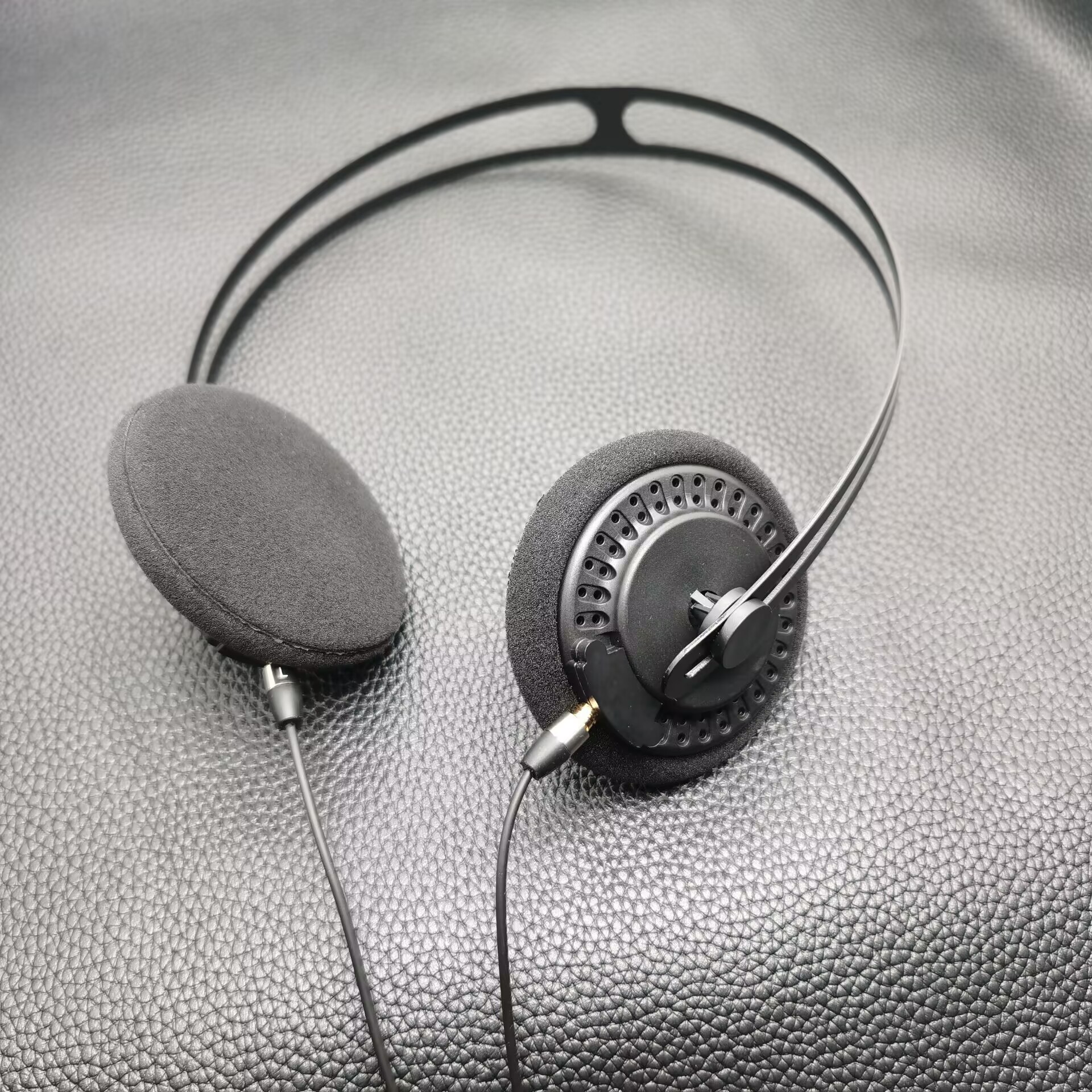 Poyatu Retro Bass Headphone St - مراجعة Retro Gaming Cable وسعره