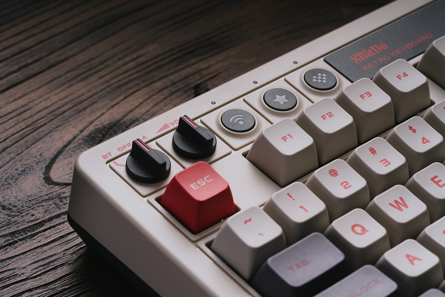 8Bitdo Retro Mechanical Keyboa - مراجعة Retro Gaming Usb وسعره